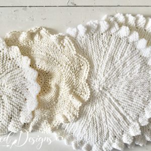 crocheted doilies in 4 sizes